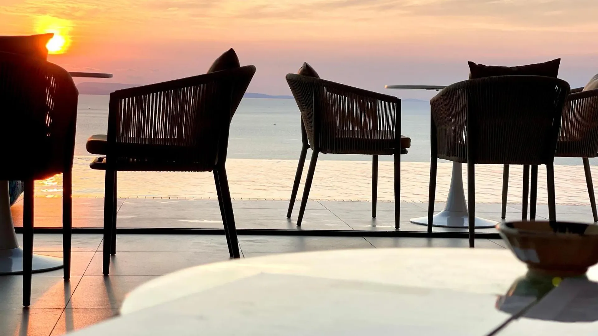 Air Condominium & Residence - Sihanoukville - 5Mn To Boat Pier 0*,  Cambodja
