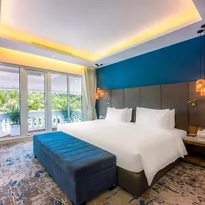5* Hotel Queenco & Casino
